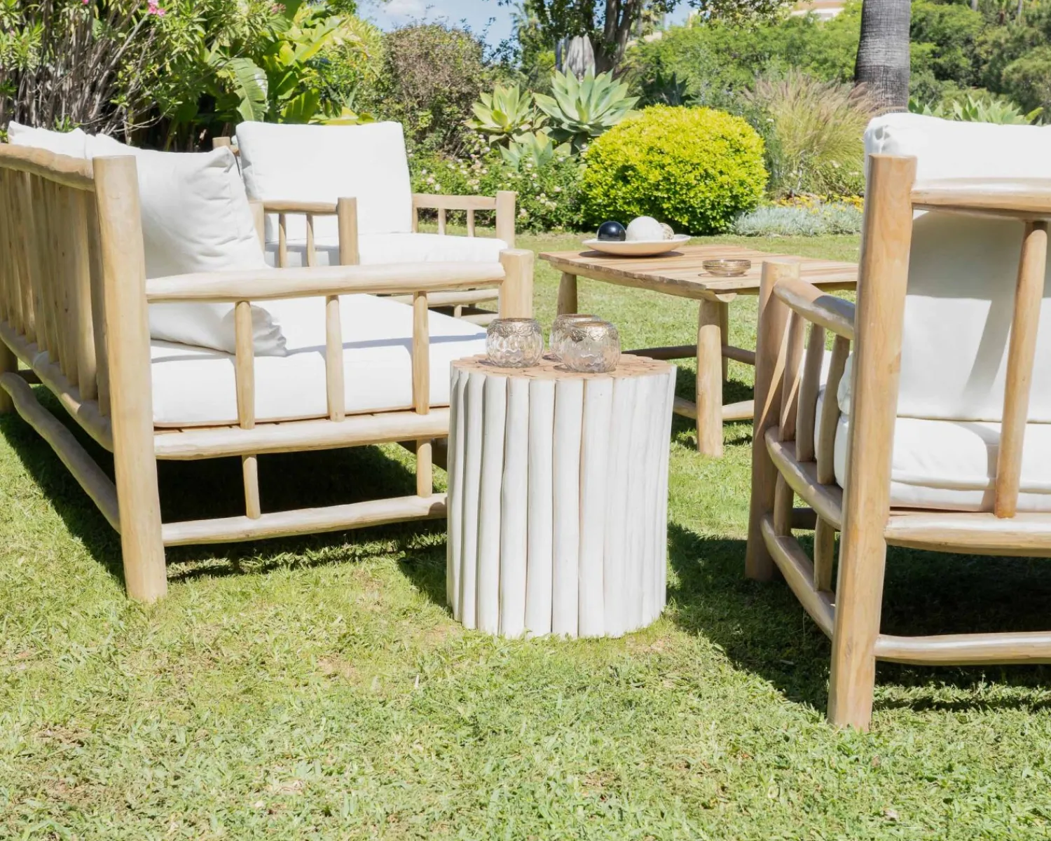 Meuble House Table d'appoint style ethnique en branches de teck "Sumatra" blanc et bois Discount