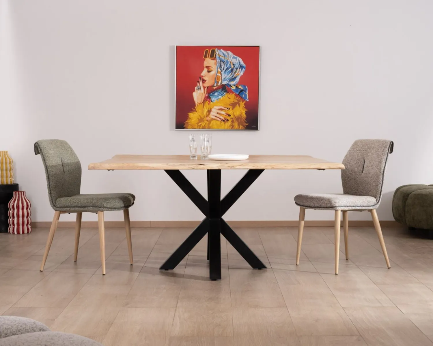 Meuble House Table de repas carrée 140 cm en acacia et pieds mikado métal "3D" Best