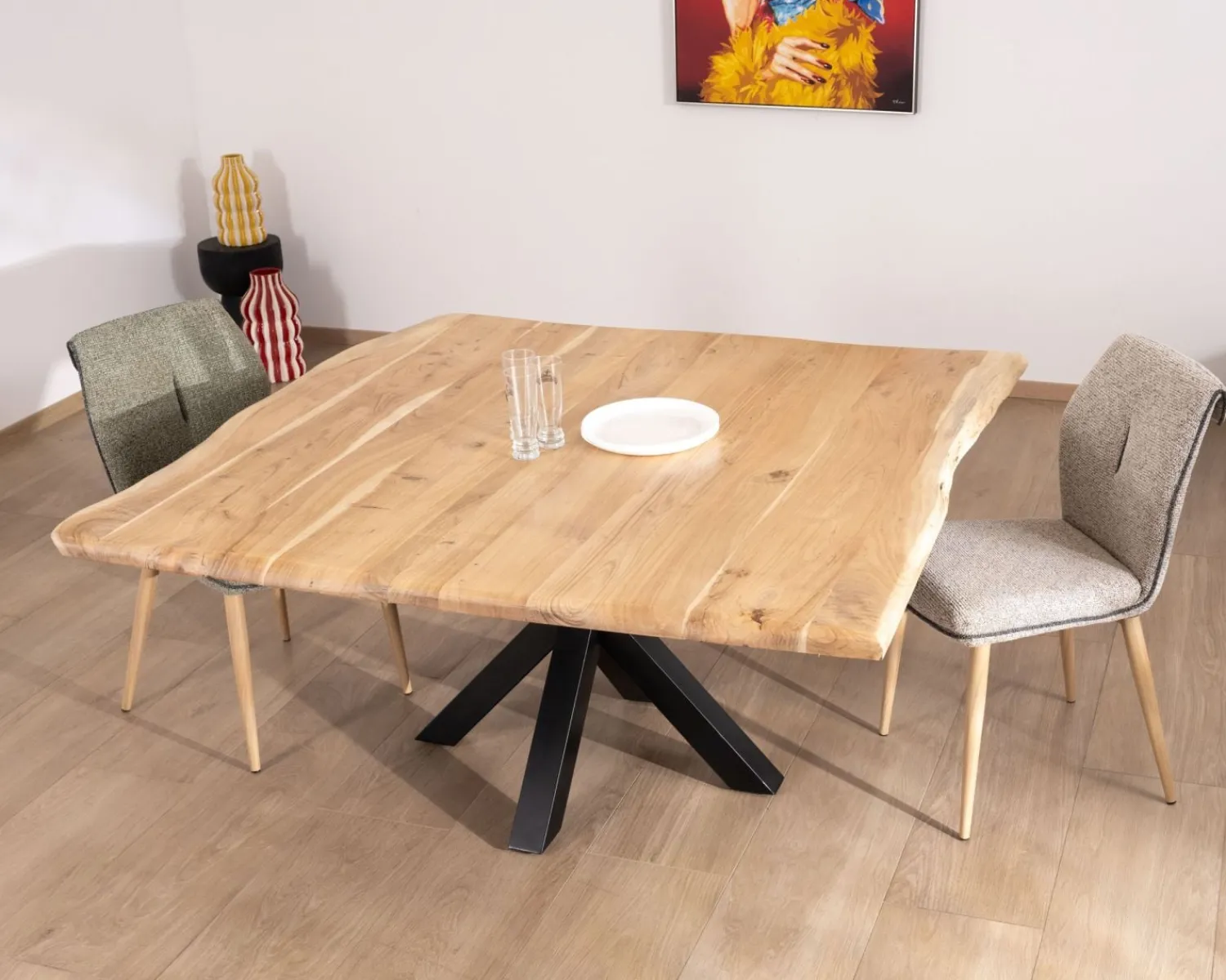 Meuble House Table de repas carrée 140 cm en acacia et pieds mikado métal "3D" Best