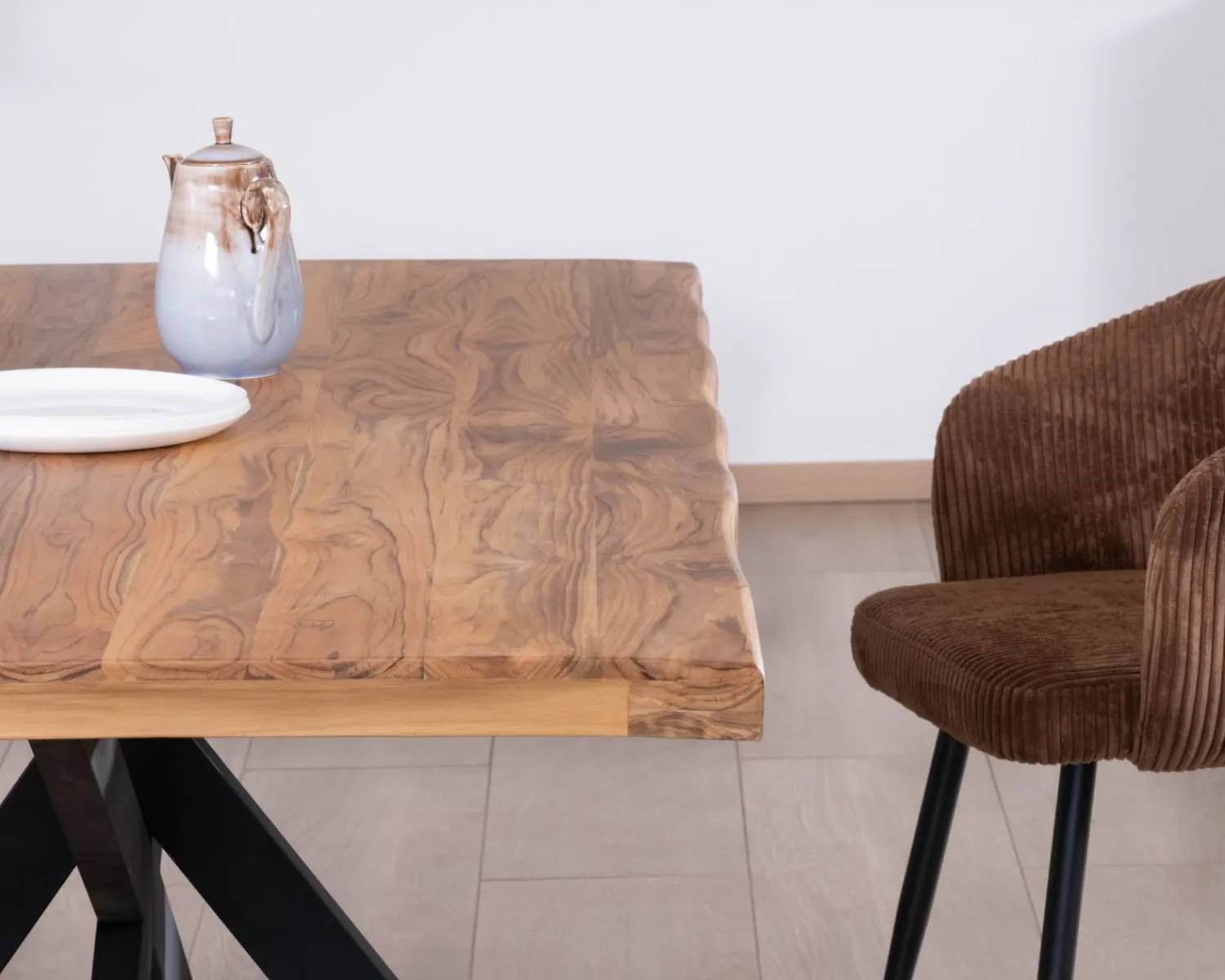 Meuble House Table de repas contemporaine en bois 200 cm "Olonie" pieds croisés en métal New