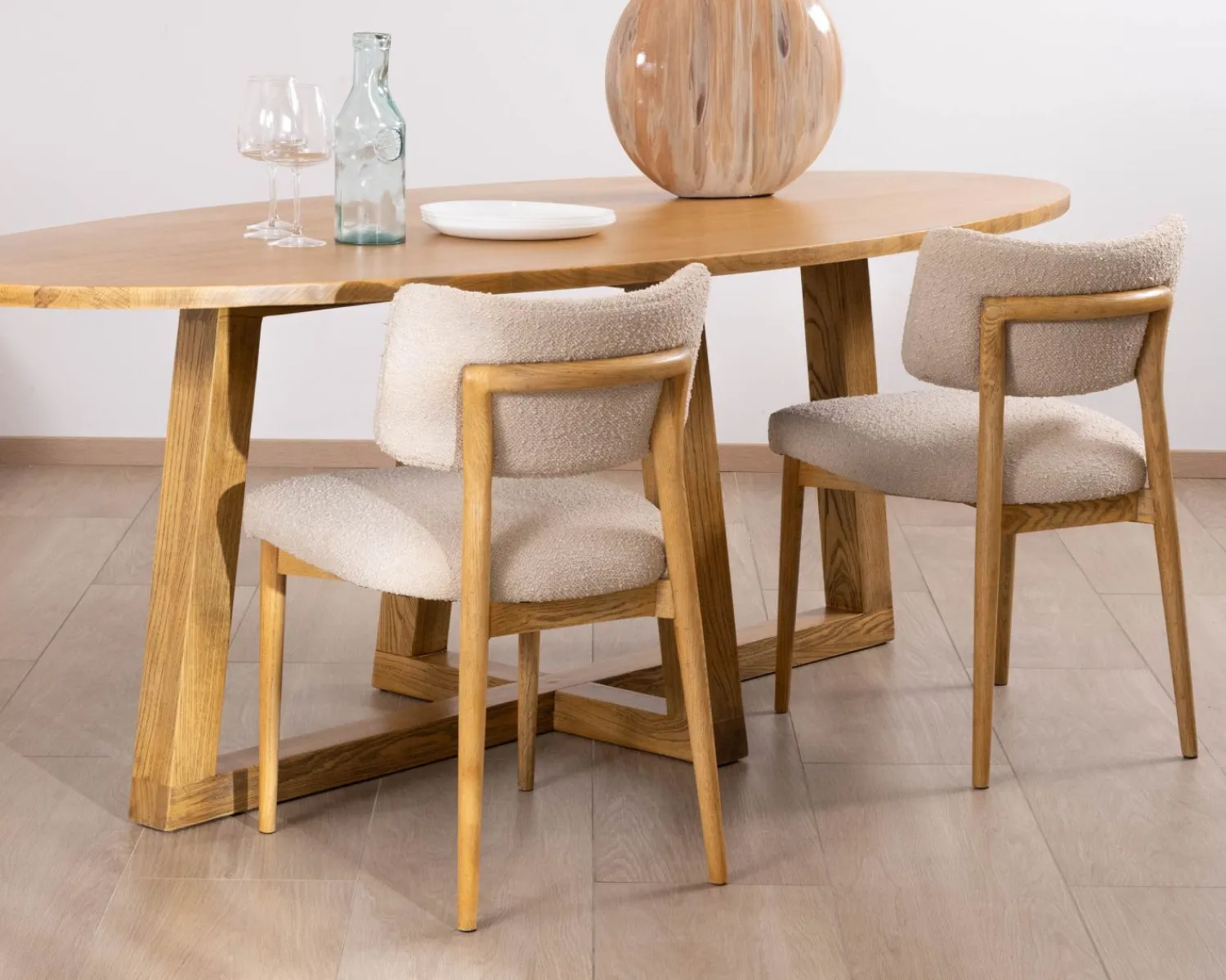 Meuble House Table de repas elliptique 220 cm en bois "Calypso" avec pieds trapèzes Discount