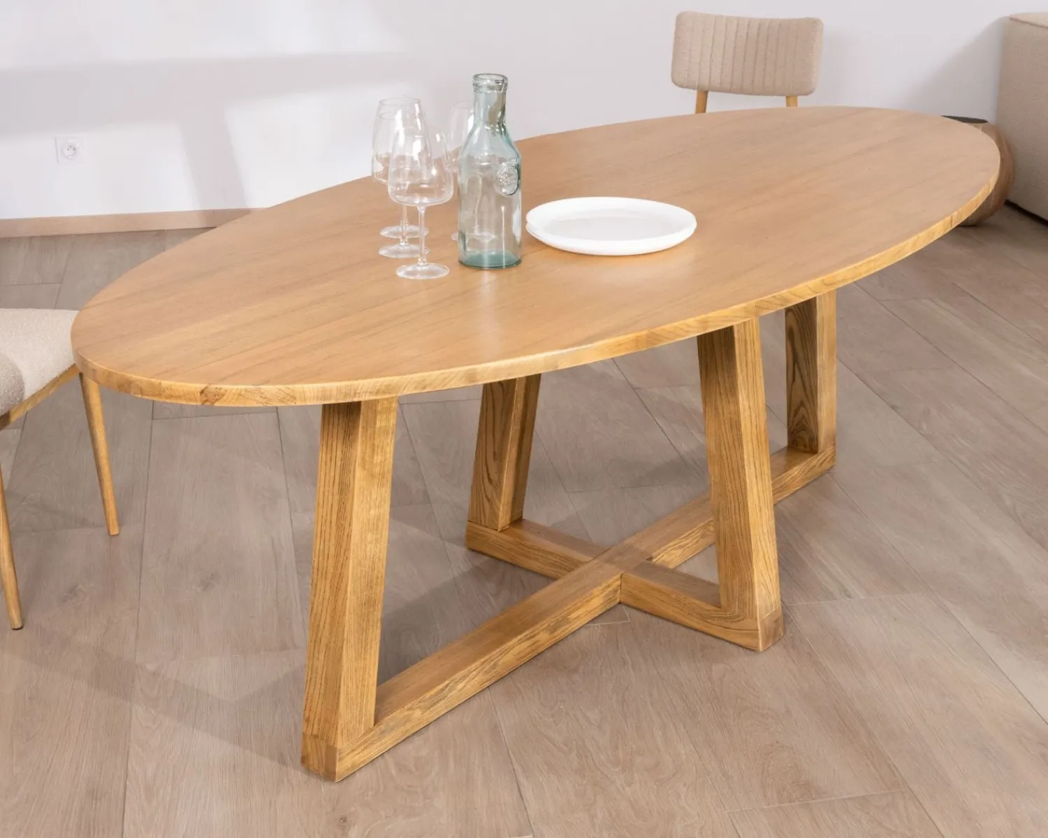 Meuble House Table de repas elliptique 220 cm en bois "Calypso" avec pieds trapèzes Discount