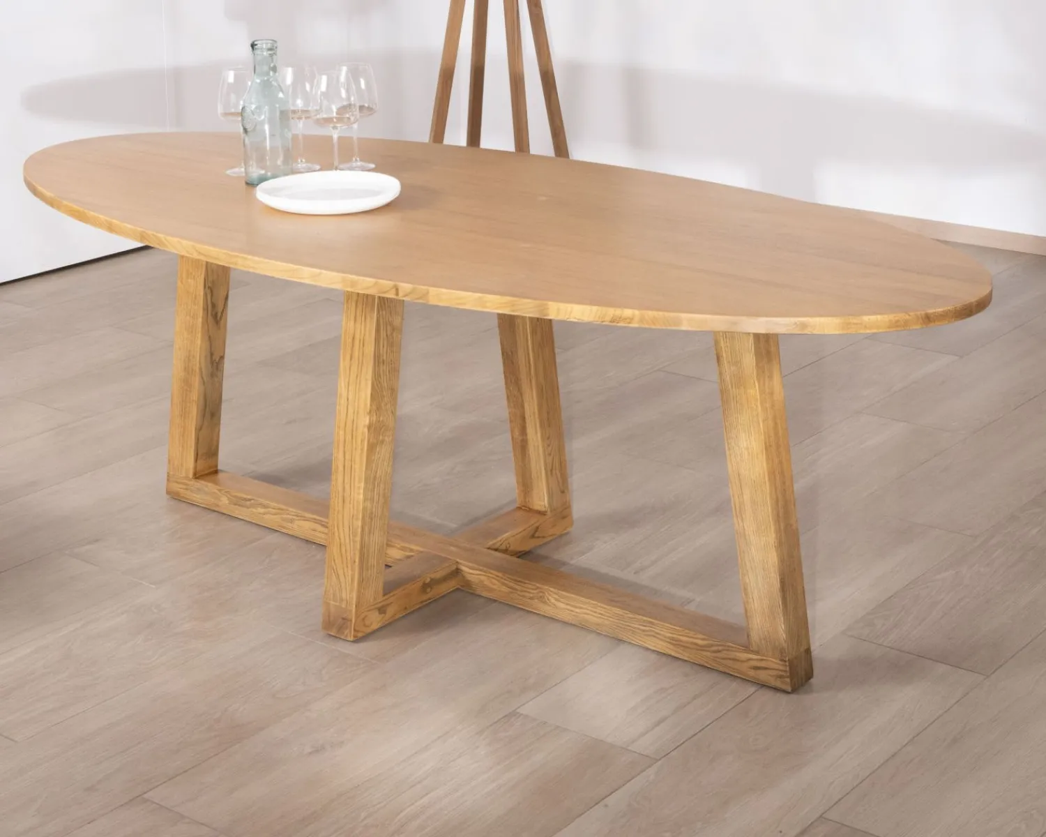 Meuble House Table de repas elliptique 220 cm en bois "Calypso" avec pieds trapèzes Discount