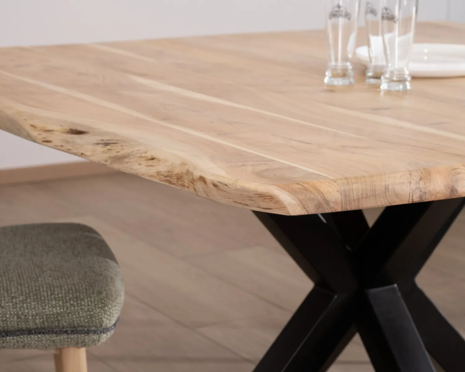 Meuble House Table de repas en acacia et pieds mikado "3D" plateau forme carrée 150 cm Online