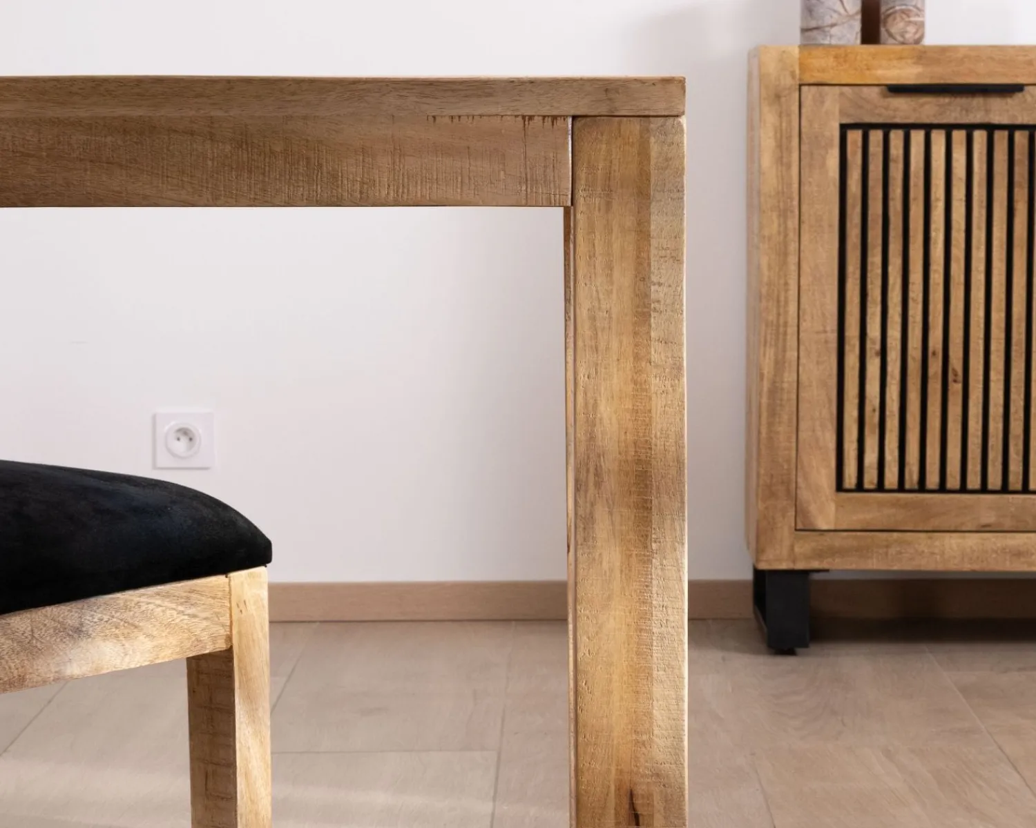 Meuble House Table de repas en manguier 160 x 90 cm "Manoha" Online