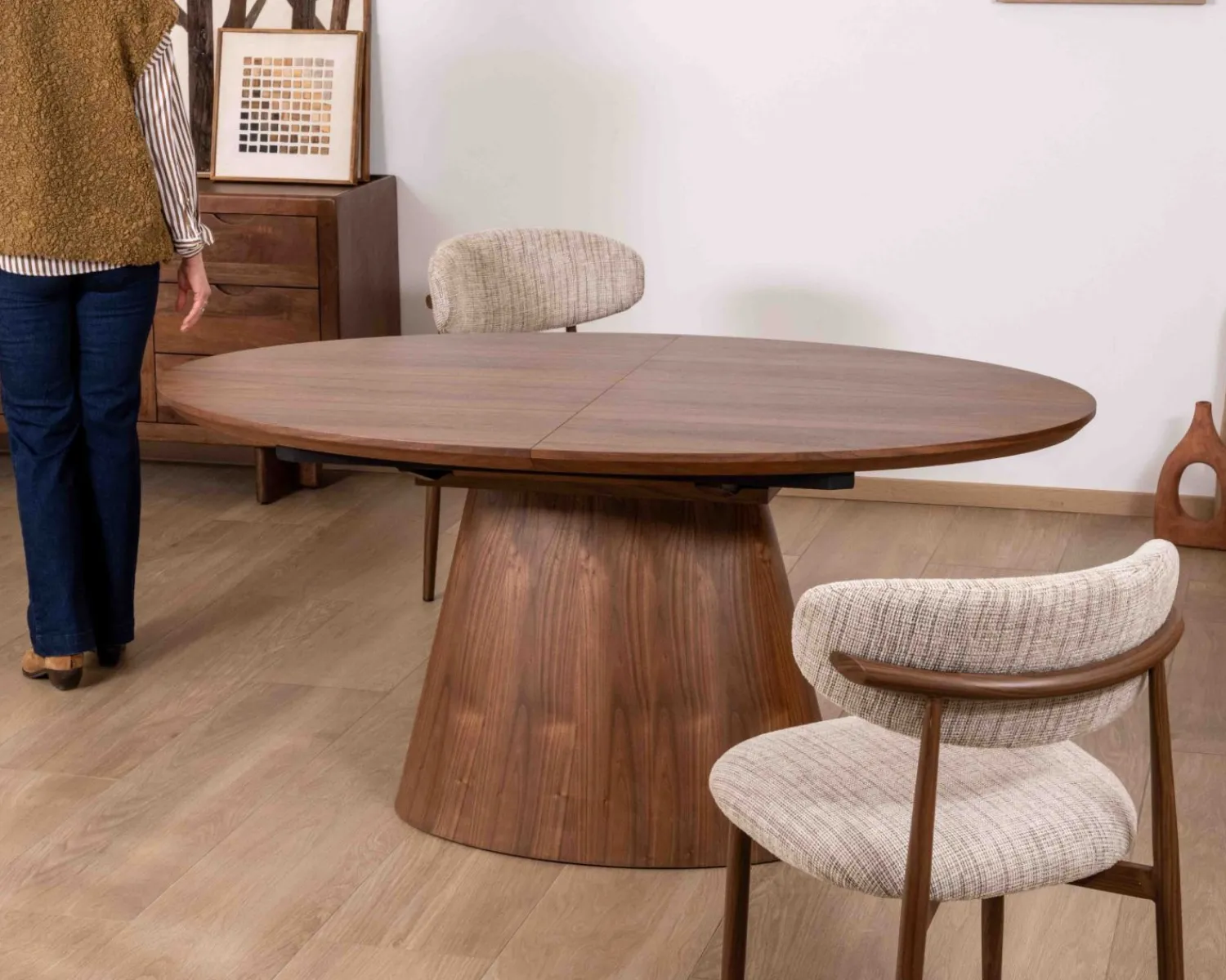 Meuble House Table de repas extensible 160–200 cm teinte noyer "Oria" forme ovale Online