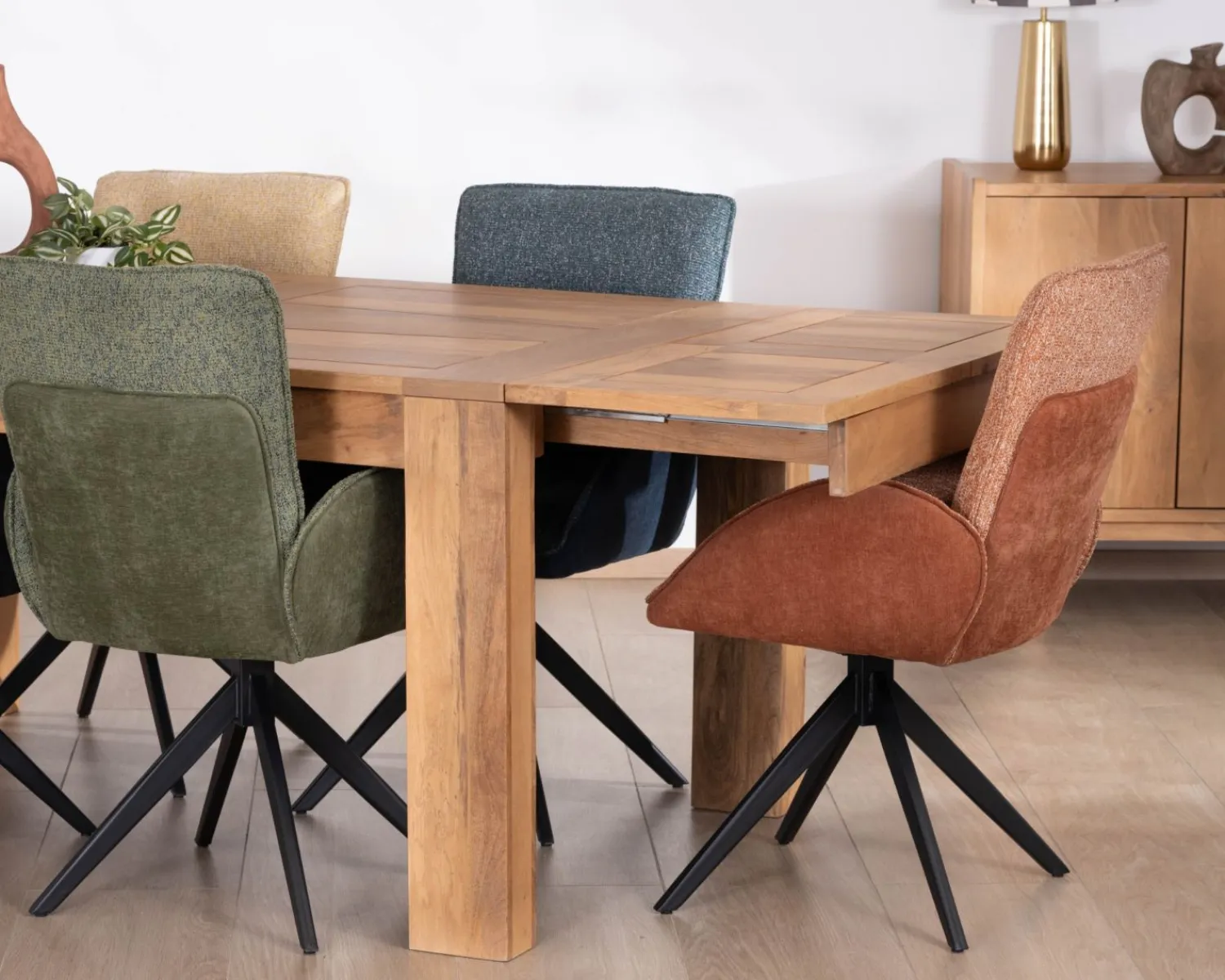 Meuble House Table de repas extensible en manguier teinte chêne clair "Jappéo" 160 à 250 cm Discount