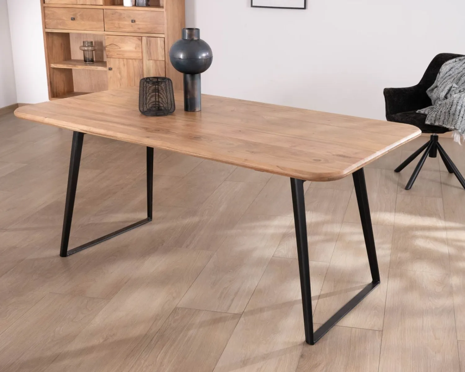 Meuble House Table de repas rectangulaire design aéré en acacia et piètement métal noir "Puzzle" 175 cm Sale