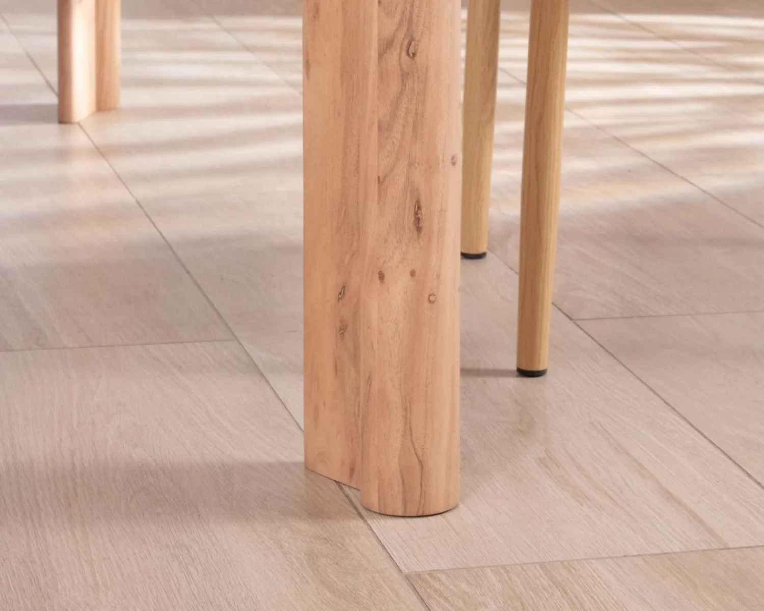 Meuble House Table de repas rectangulaire 180 cm design scandinave "Alba" en acacia massif blanchi Discount