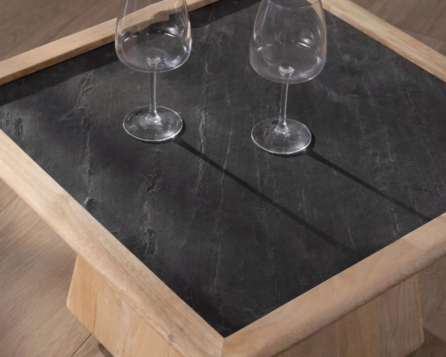 Meuble House Table de salon carrée en manguier avec plateau placage pierre "Netty" Sale