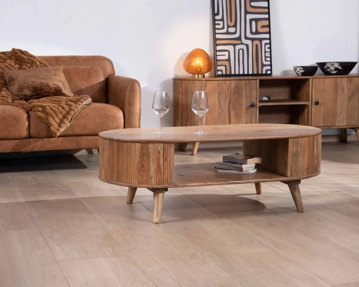 Meuble House Table de salon design arrondi vintage en acacia "Boomer"
