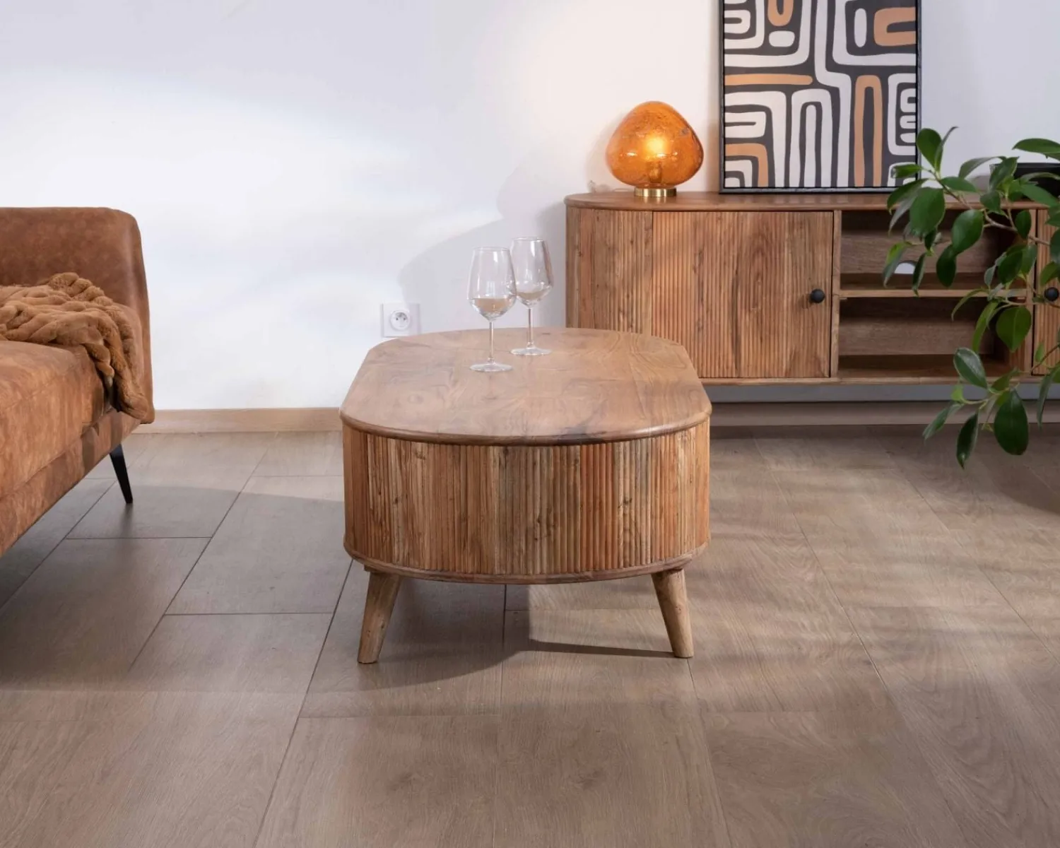 Meuble House Table de salon design arrondi vintage en acacia "Boomer"