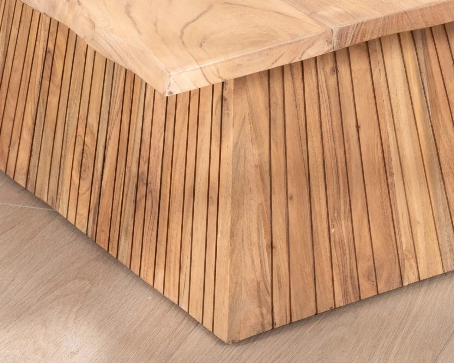 Meuble House Table de salon design "Elki" en acacia avec pied central Outlet