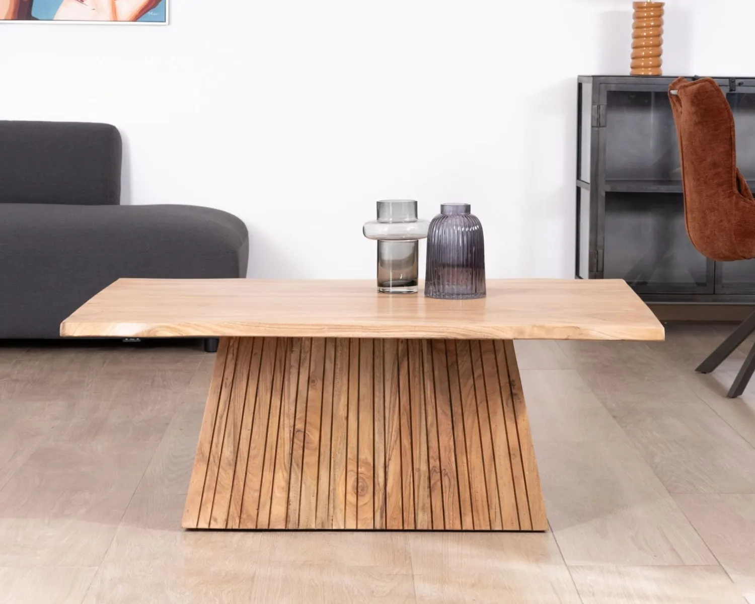 Meuble House Table de salon design "Elki" en acacia avec pied central Outlet