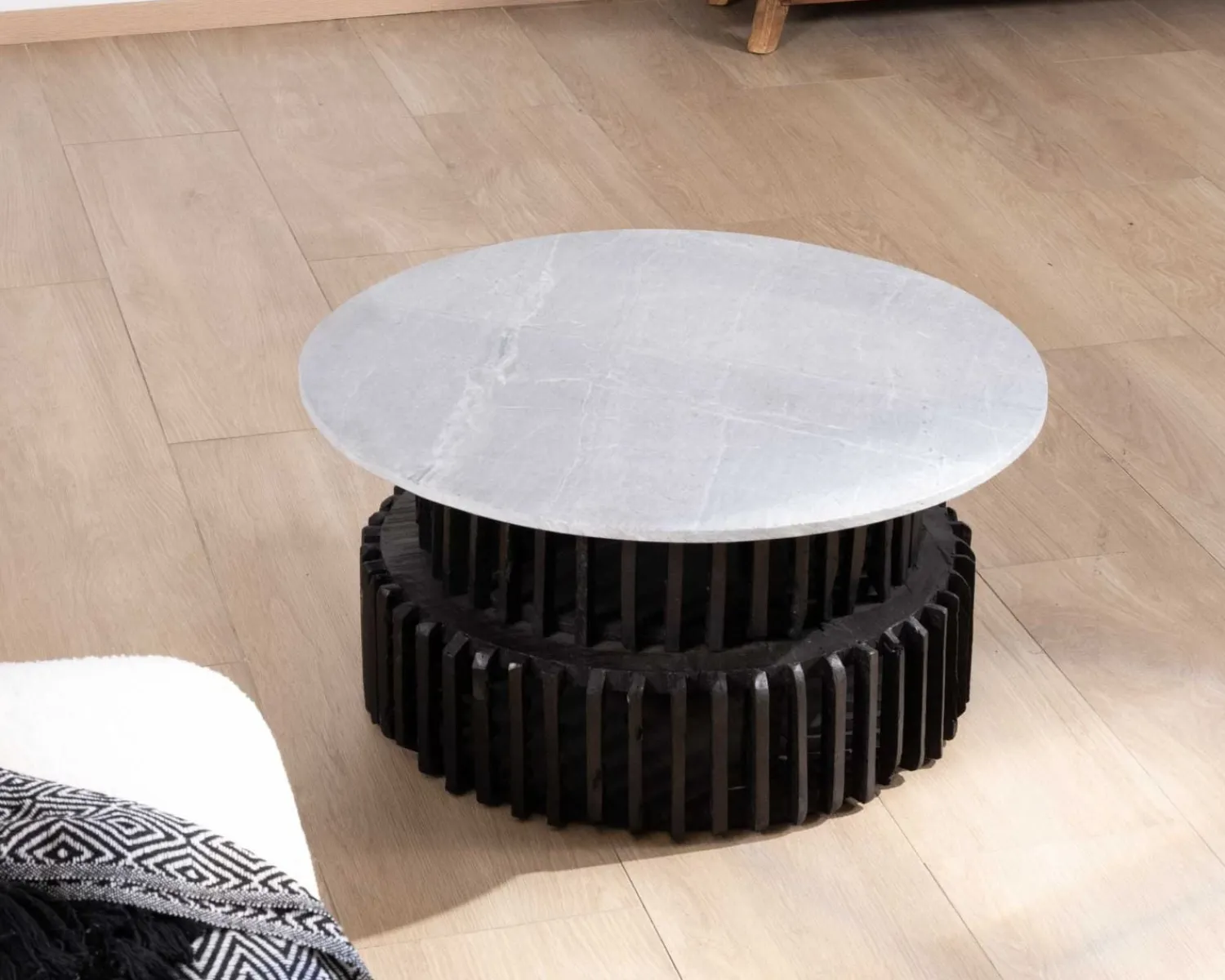 Meuble House Table de salon ronde en bois recyclé et plateau en pierre claire "Népalaise" New