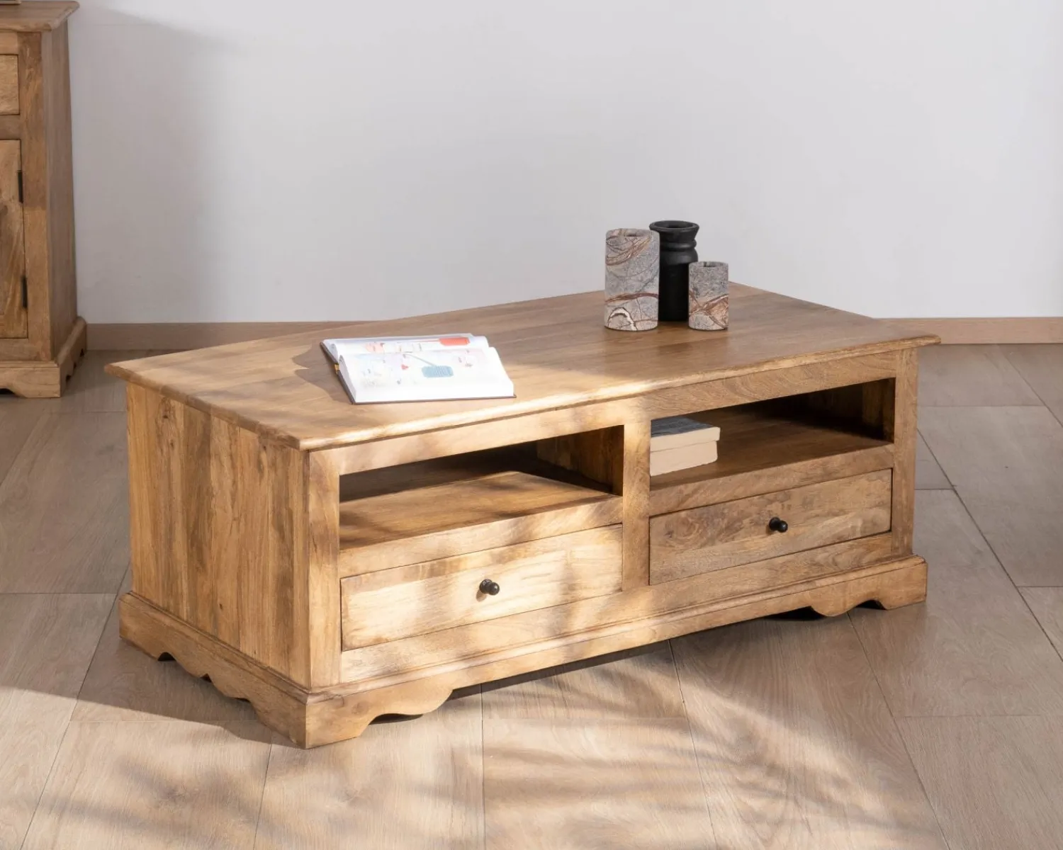 Meuble House Table de salon style classique en manguier "Sarah"