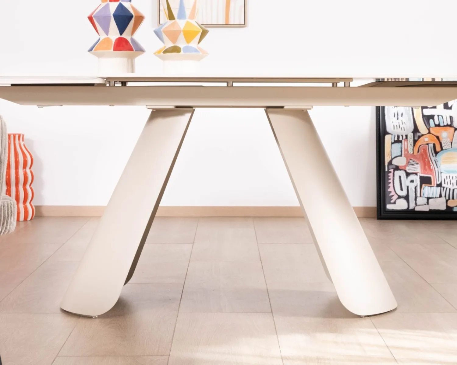 Meuble House Table extensible 160 à 240 cm rétro chic "Amarello" en pierre frittée et métal champagne New