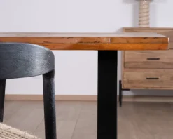 Meuble House Table à manger en bois recyclé et pieds métal noir en U
