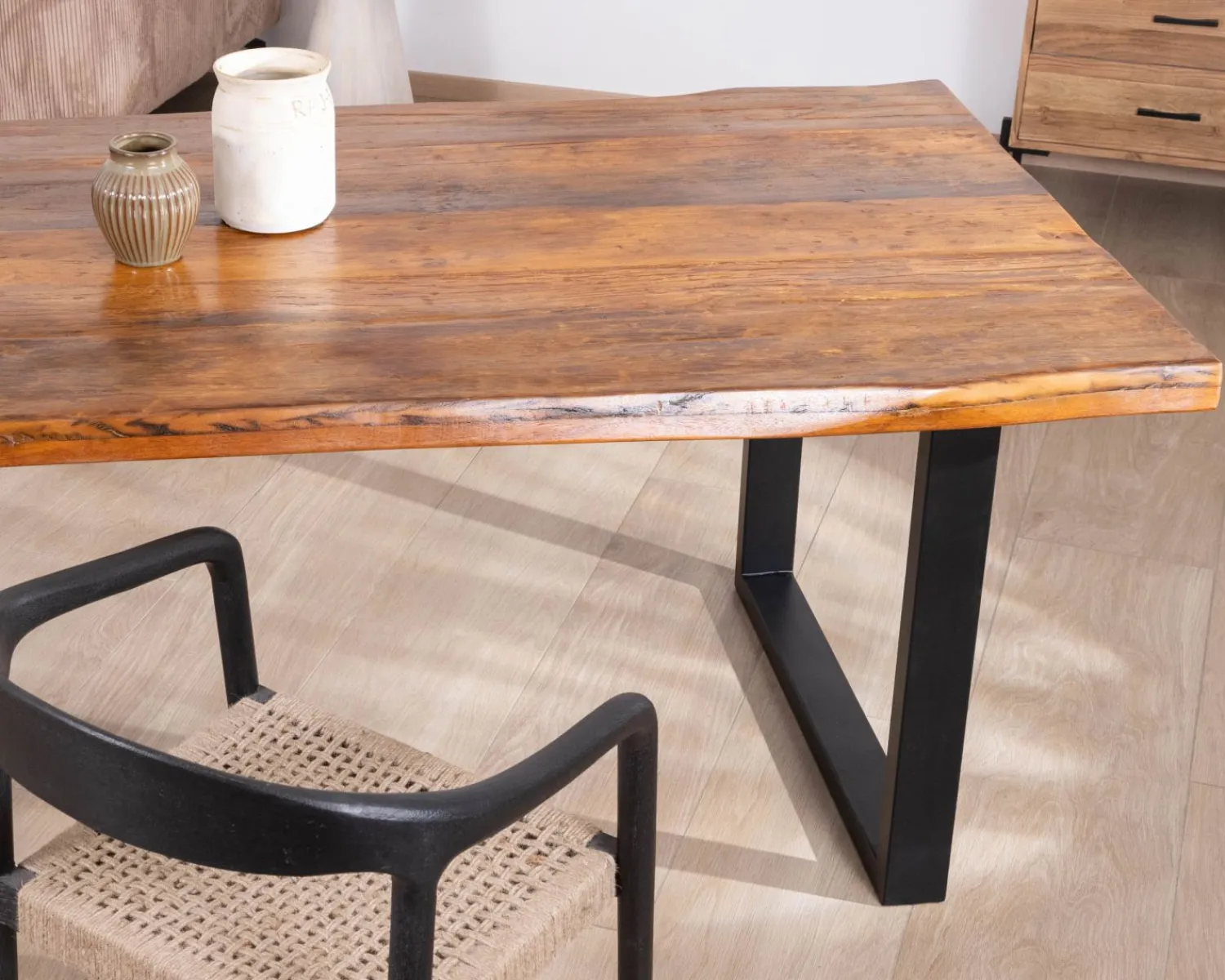 Meuble House Table à manger en bois recyclé et pieds métal noir en U "Alésia" 200 cm Sale