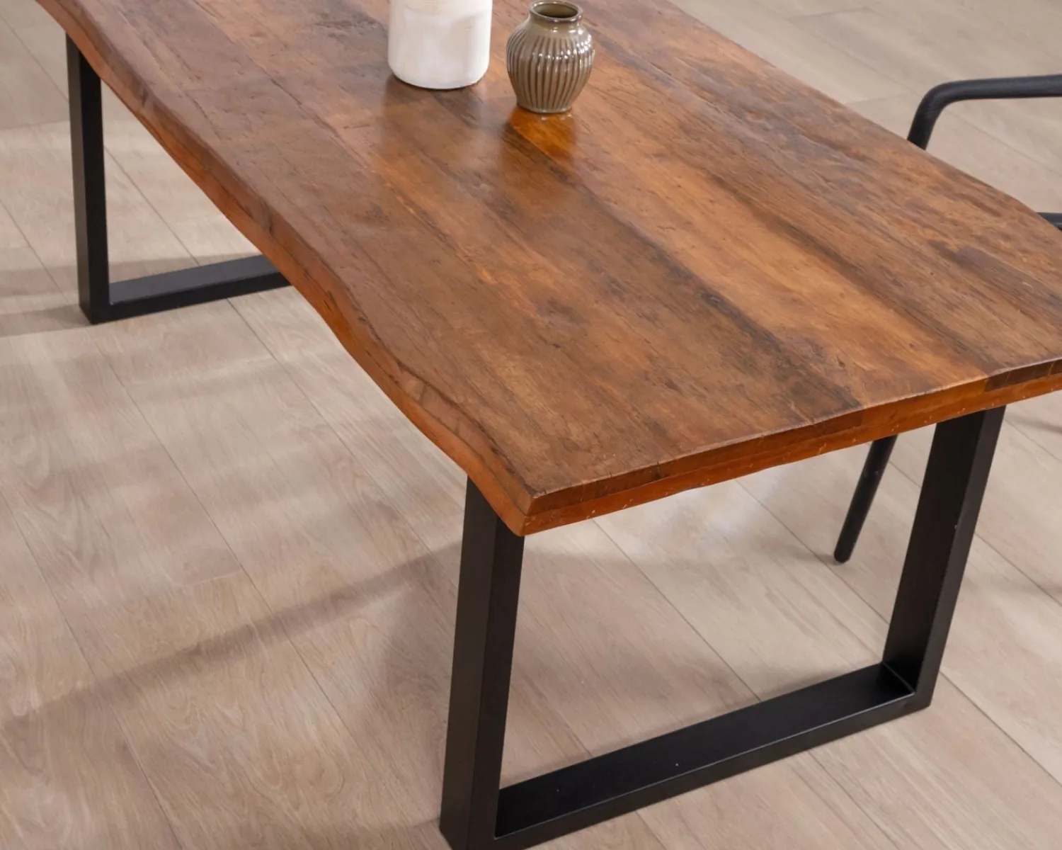 Meuble House Table à manger en bois recyclé et pieds métal noir en U "Alésia" 200 cm Sale