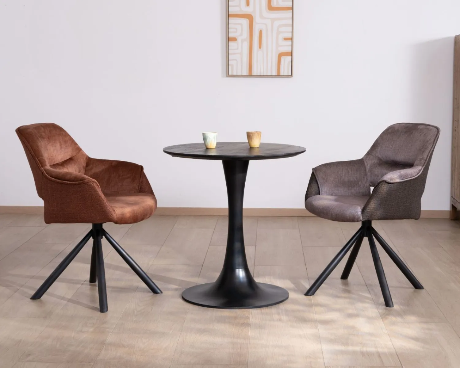 Meuble House Table ronde esprit bistrot en manguier noir et pied tulipe "Piccadilly" diamètre 70 cm Discount
