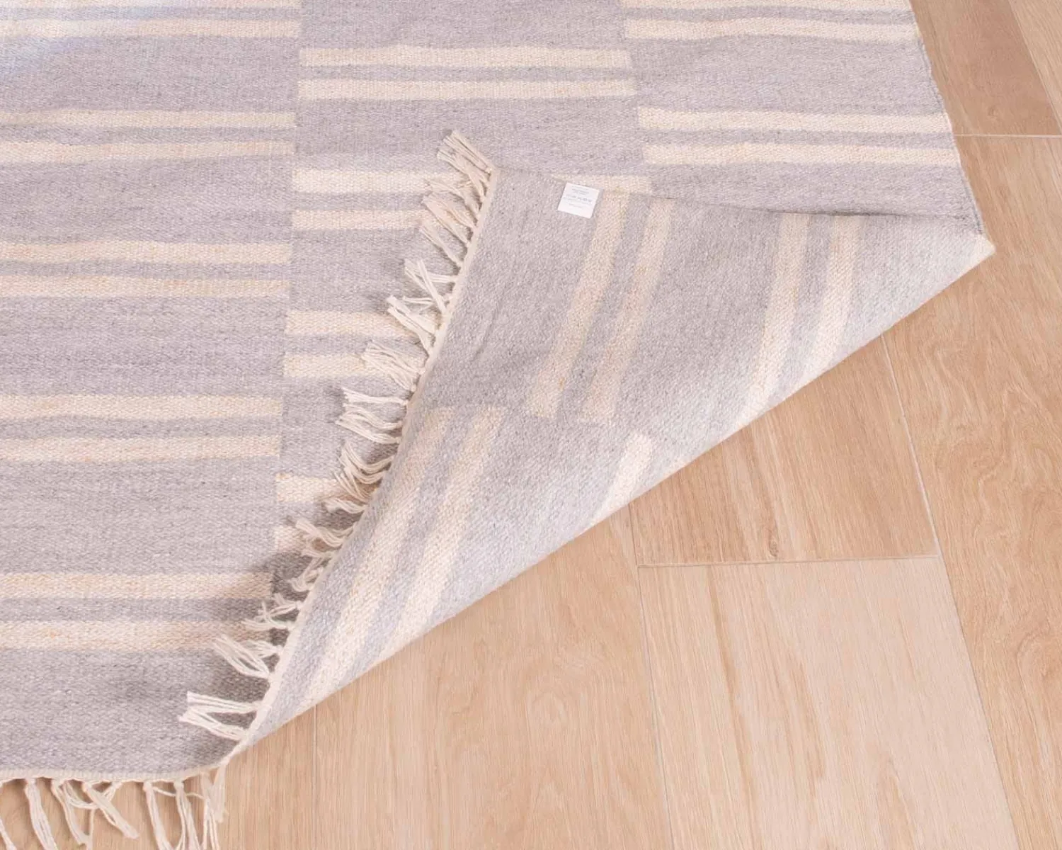 Meuble House Tapis rayé bleu clair et crème "Ethnic" dimensions 120x180 cm Best