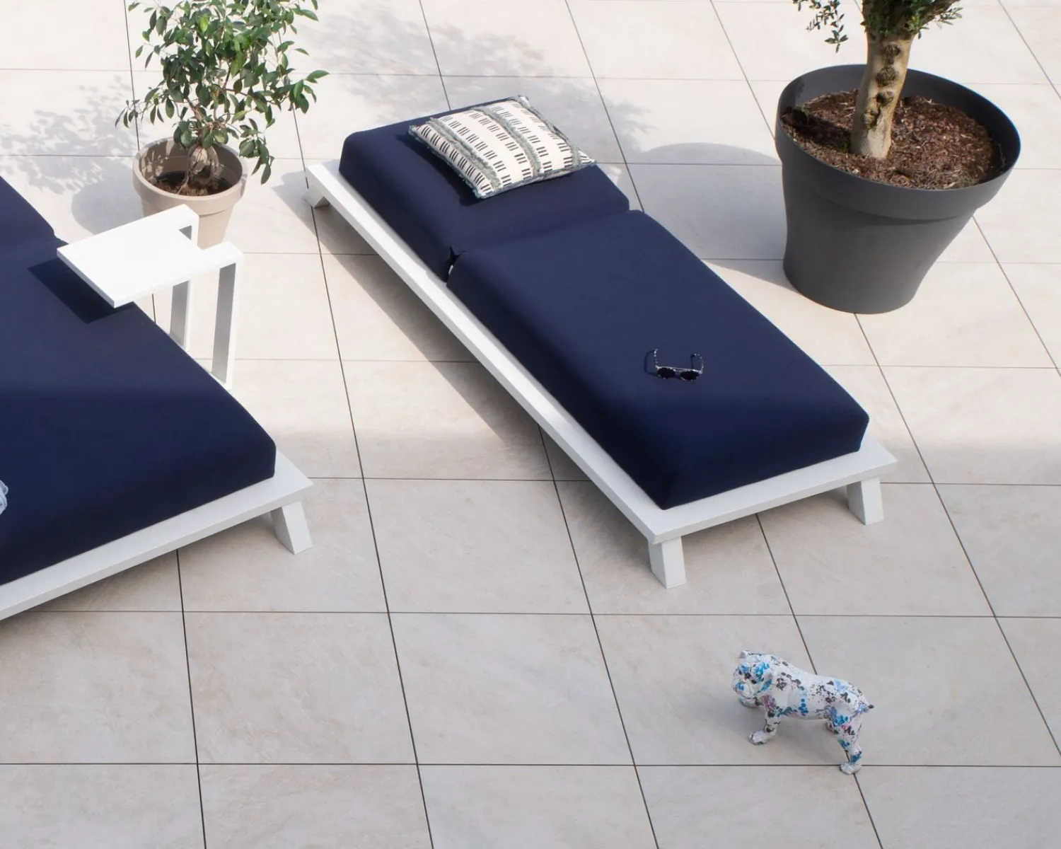 Meuble House Transat haut de gamme bleu et blanc "Nusa Pedina" tissu Sunbrella New